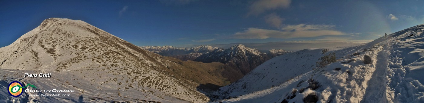 62 Sul sent. 101 normale agganciato alla bocchetta saliamo all'alpe Cabretondo.jpg